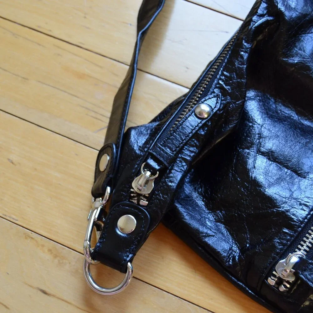 Hobo International Womens Black Shiny Shoulder Purse The Original - Picture 9 of 16